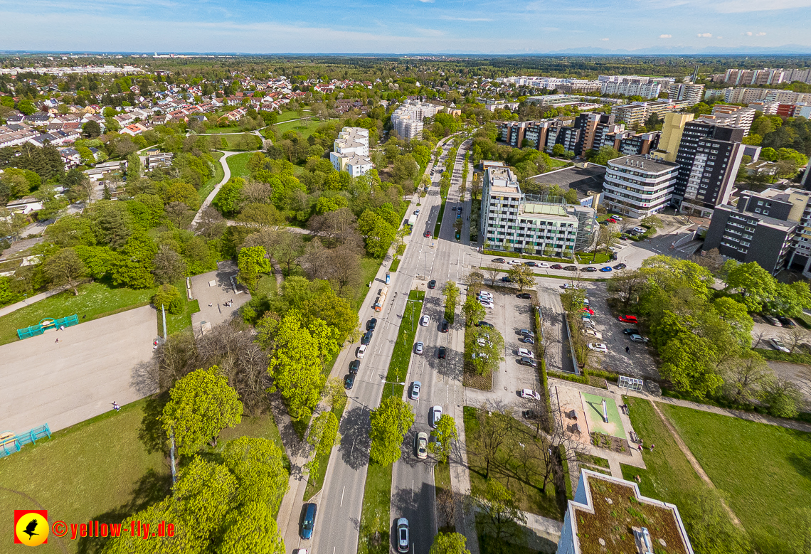 04.05.2023 - Luftbilder vom Marx-Zentrum uns seiner Umgebung in Neuperlach